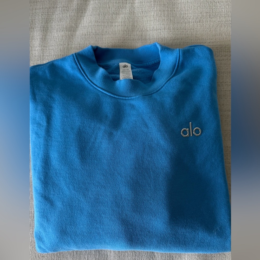 ALO Yoga Vibrant Blue Crewneck Sweater